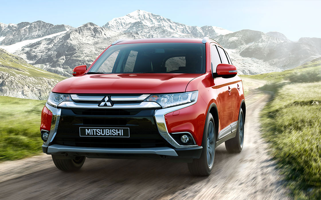 Comparison - Mitsubishi Outlander PHEV 5hs Hybrid 2017 - vs - Suzuki ...